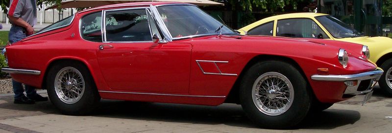 800px-Maserati_Mistral_4000_red_vr.jpg